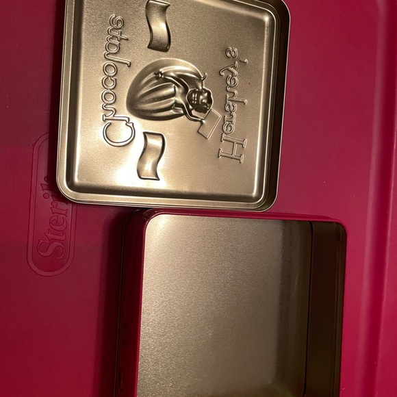 Vintage Hershey's Pure Milk Chocolate Advertising Tin w/ Baby in Coca Bean - Picture 4 of 6